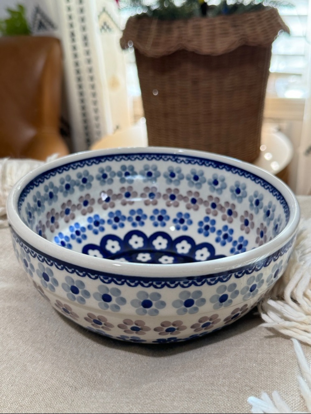 Boleslawiec Polish Pottery
Daisy Flower 16oz Bowl.
Handmade.6.5”